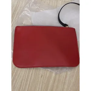 Red Victoria's Secret XOXO Hugs And Kisses- Wristlet‎ makeup Bag-8W-6H-NEW! thumbnail 5