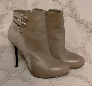 Guess leather and suede ankle boots thumbnail 1