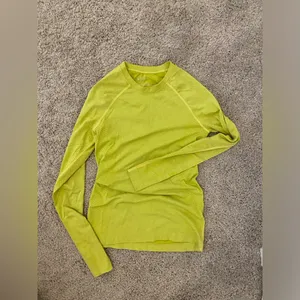 Figs limeade salta under scrub longsleeve thumbnail 2