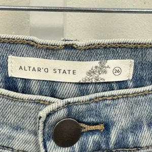 Altar'd State‎ High Rise Wide Leg Distressed Jeans Light Wash Raw Hem W26 thumbnail 6
