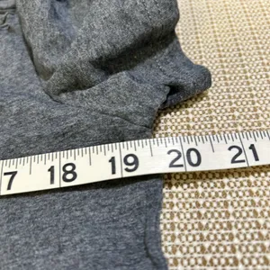 Gray Distressed women’s cropped T thumbnail 3