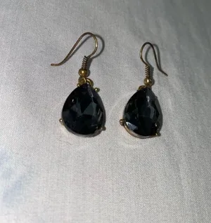 Black Earrings thumbnail 2