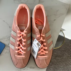 Adidas Women's Pink Sneakers adidas BRMD W thumbnail 2