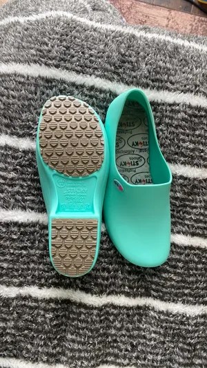 Sticky Shoes Nurse Green Size 8 thumbnail 2