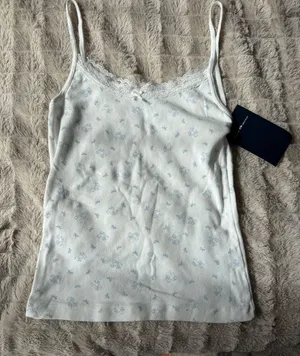 NWT Brandy Melville Tank thumbnail 1