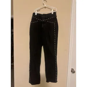 Abercrombie and Fitch Curve Love Ultra High Rise 90s Straight Jean thumbnail 4