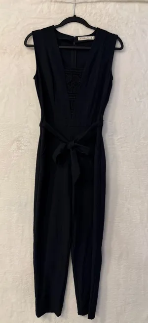 Abercrombie & Fitch Black Lace Inset V-Neck Sleeveless Belted Jumpsuit Size 0 thumbnail 1