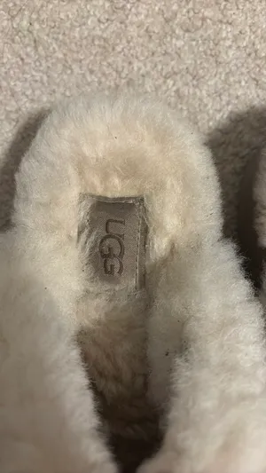 Platform UGG Slippers size 7 thumbnail 4