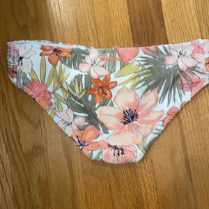 Billabong Tropic Luv Lowrider Bikini Bottom Size Small NWT thumbnail 6