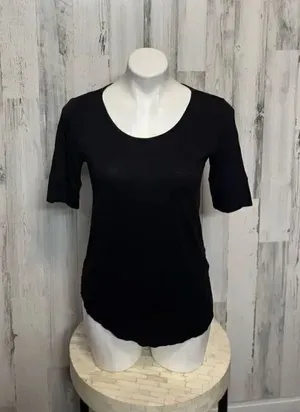 H&M basic black top thumbnail 1