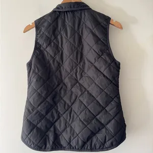 Old Navy Women's Black Quilted Vest Full Zip‎ Lightweight Size XS thumbnail 3