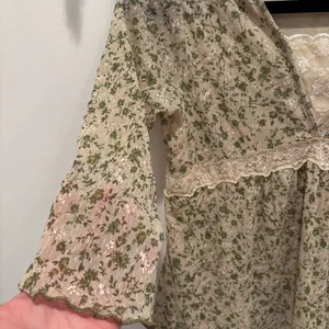 Euro Micromesh Women's Babydoll Dainty Floral Cream Lace Top Lettuce Trim Size M thumbnail 3