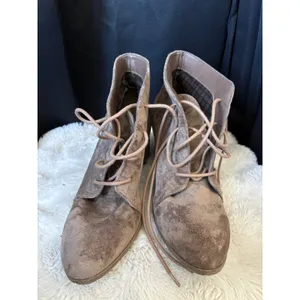 Madden Girl Torch Taupe Faux Suede Lace Up Block Heel Ankle Boots Size 11M thumbnail 2