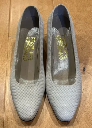 Salvatore Ferragamo Italian leather shoes off white pump sz 7 thumbnail 1