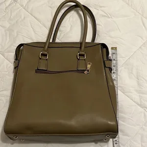 Beautiful green crossbody handbag Lots of details and pockets EUC thumbnail 6