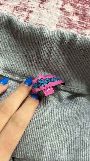 Edikted grey sweat shorts thumbnail 2