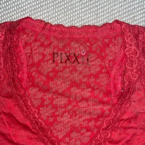 Women’s Y2k Thin Floral Hot Pink Lace Trim Sheer Babydoll Tank Top Sz Sm thumbnail 4
