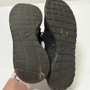 Nike‎ Roshe One Shoes Womens 9.5 Black White Mesh Speckle Sneakers 855916-007 thumbnail 11