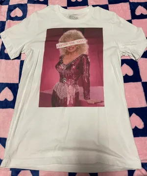 Dolly Parton Graphic Tshirt Size M thumbnail 1