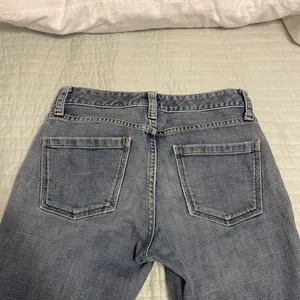 Women’s Gap jeans 🖤 thumbnail 3