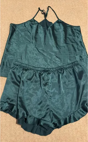 SheIn Satin pajama set XXL thumbnail 1