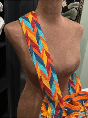 Handcrafted Wayuu Mochila Shoulder Bag – Colorful Geometric Pattern thumbnail 6