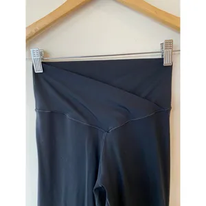 Aerie Women's Real Me 7/8 Hi-Rise Legging Size Medium Black thumbnail 3