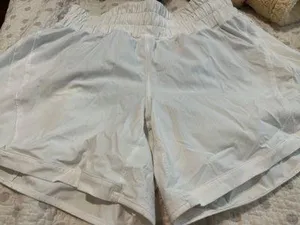 Lululemon 4” Shorts thumbnail 3