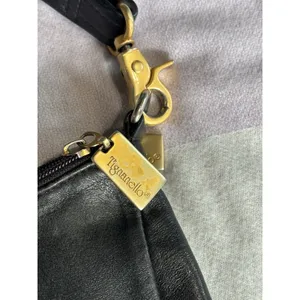 Tignanello Black Soft Leather Shoulder Bag/ Purse Remov Strap Logo Zip/Snap‎ thumbnail 2