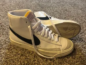 Women’s Nike Blazer 77 thumbnail 1