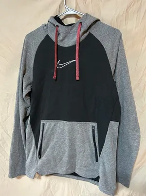 Nike sweatshirt thumbnail 1