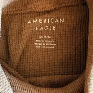 American Eagle Tan Ribbed Long Sleeve Mock Neck Tee Size M thumbnail 4