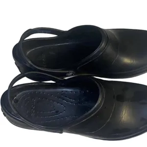 Crocs women’s black mercy work clogs size 10 thumbnail 2