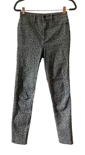 Abercrombie & Fitch Gray High-Waisted Leopard Jeans Size 4 thumbnail 1
