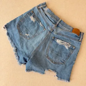 American Eagle Highest Rise 90s Boyfriend Cutoff Shorts Light Wash Distressed 4 thumbnail 3