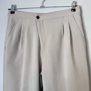 Abercrombie & Fitch Crossover Waist Tailored Relaxed Straight Trouser Pant Beige thumbnail 4