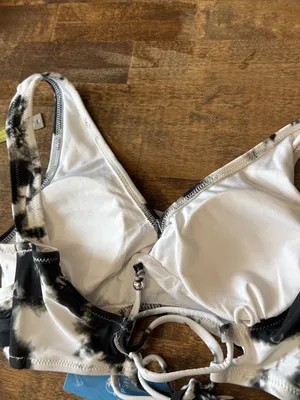 CUPSHE Black & White Tie-Dye Crossover Bikini Top NWT -XS Minimalist Monochrome thumbnail 5