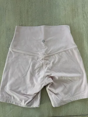 Lululemon flush pink align shorts thumbnail 4