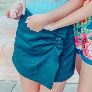 DO+BE black skort fits like M thumbnail 1