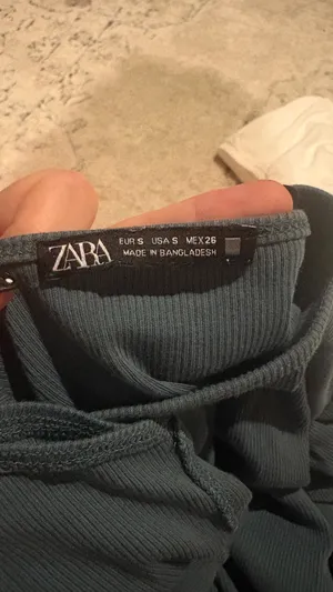 ZARA Green ribbed long sleeve top with ruffle sleeves thumbnail 4