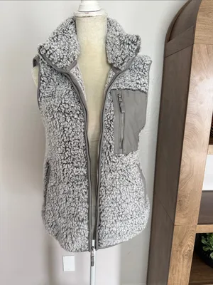 NWT Abercrombie & Fitch soft A&F collection Sherpa Puffer Vest - Light Gray thumbnail 2