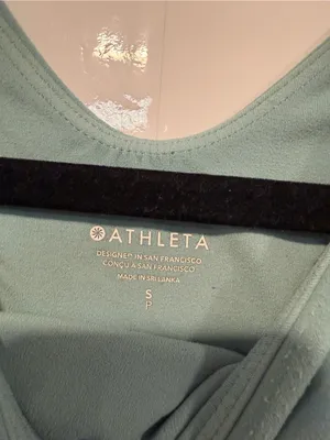 Athleta racerback‎ Sleeveless Crop Tank Top in Light Teal thumbnail 3