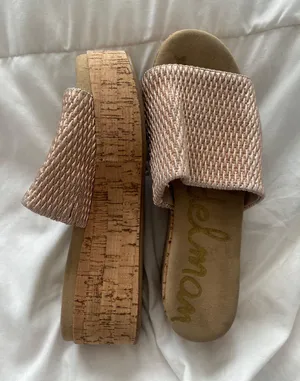 Heels Size 6.5 thumbnail 1