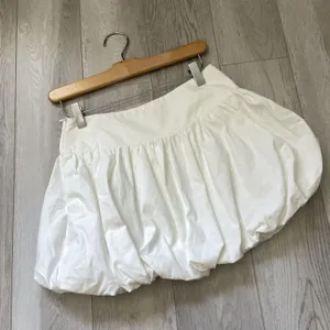 Rumor Bubble Skirt pleated mini womens White (size 10) going out modern party thumbnail 5