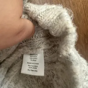 Line Pullover cable knit v-neck sweater with beautiful detailing‎ Size L thumbnail 7