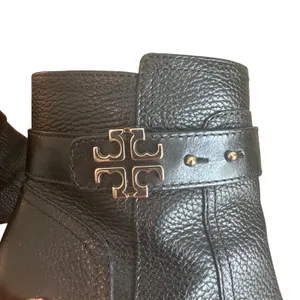 Tory Burch 32086 Black Pebbled Leather Booties 8.5 Gold Logo Block Heel thumbnail 10