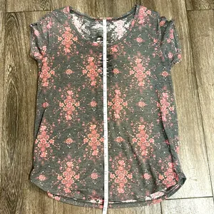 Women’s Mudd Size Large floral short sleeve top (NWOT) thumbnail 4