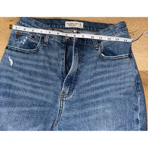 Abercrombie high rise jeans thumbnail 3
