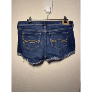 Abercrombie & Fitch Womens 8 W29 Dark Wash Denim Shorts Y2K Frayed Raw Hem thumbnail 2
