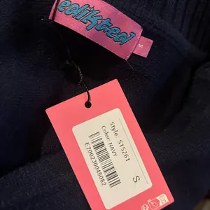 Edikted Marcie Oversized Cropped Sweater in Navy Size Small NWT thumbnail 4